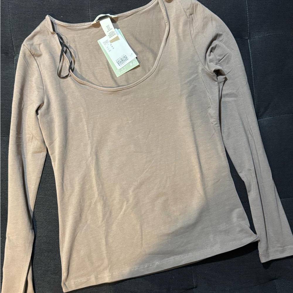 H&M Women's Long Sleeve Tan Top